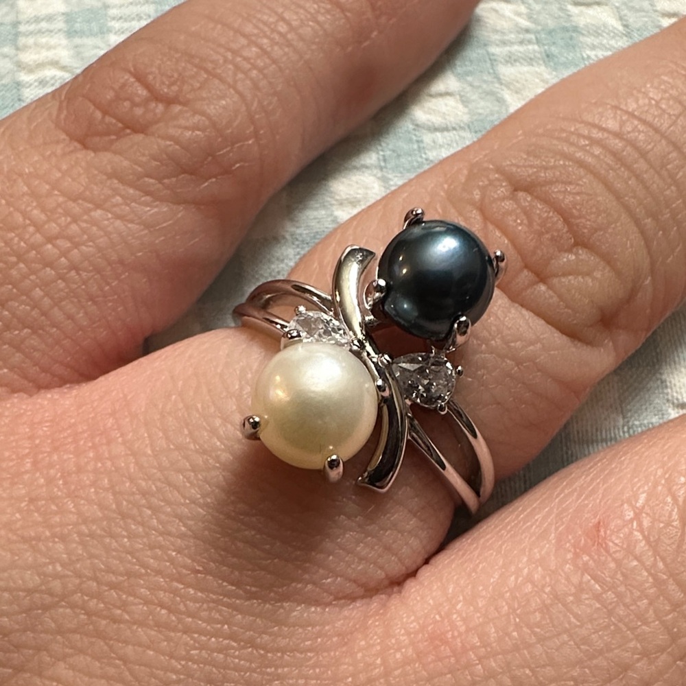Freshwater pearl ring